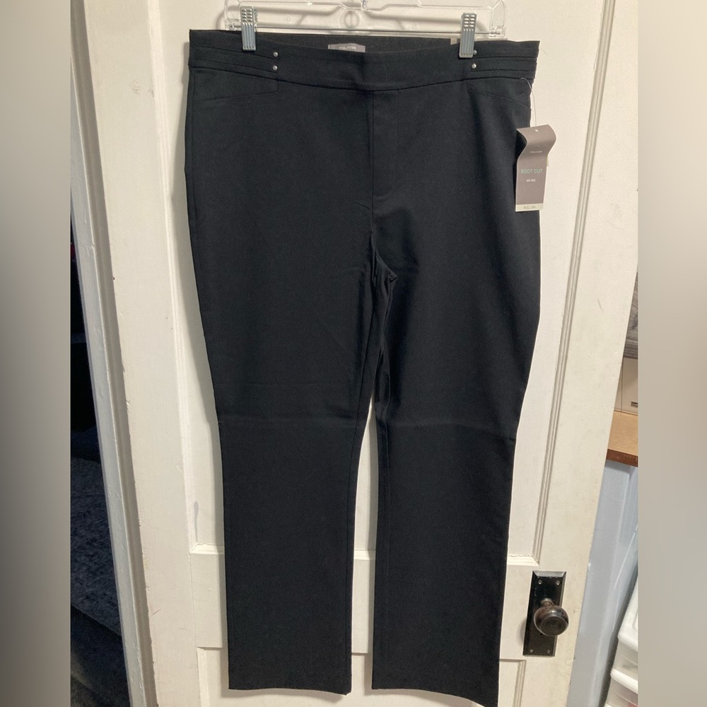 Maurices 14W Reg bootcut pull on pants NWT
